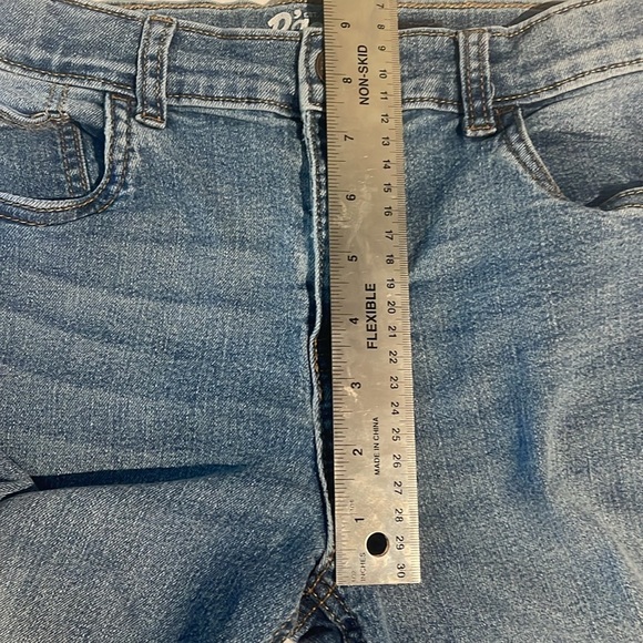 3/$20 B’gosh girls size 8r classic blue jeans - Picture 11 of 11